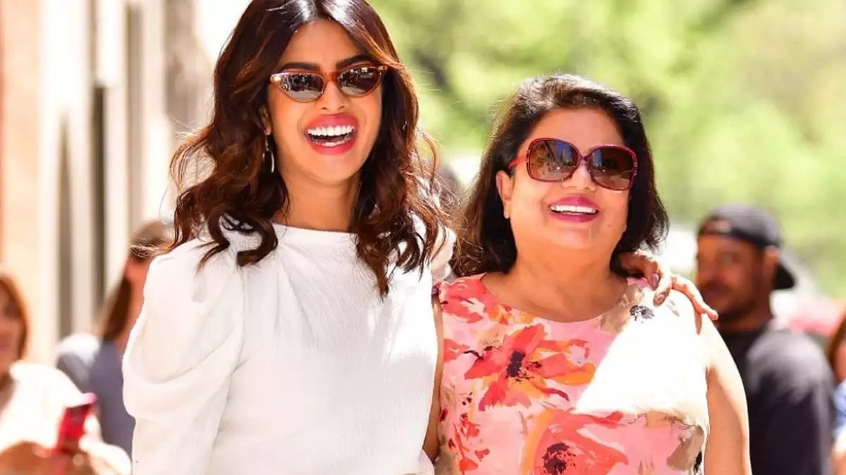 Image of Priyanka Chopra Jonas with her Mom Madhu Chopra
